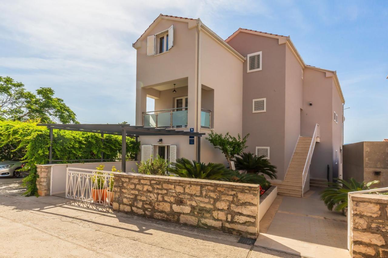 Bol Summer Residence Bagian luar foto