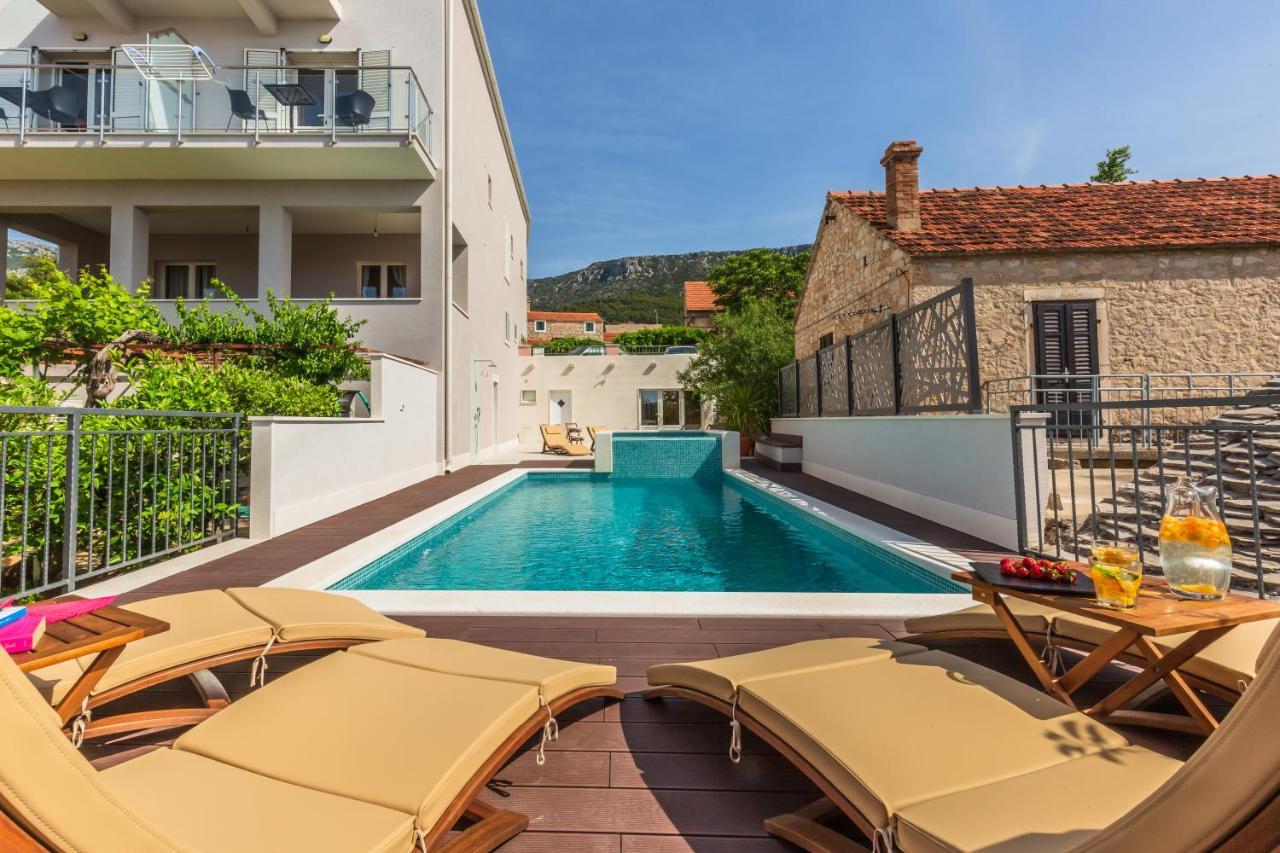 Bol Summer Residence Bagian luar foto