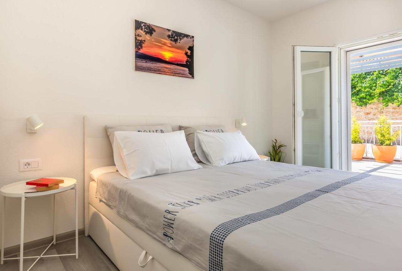 Bol Summer Residence Bagian luar foto