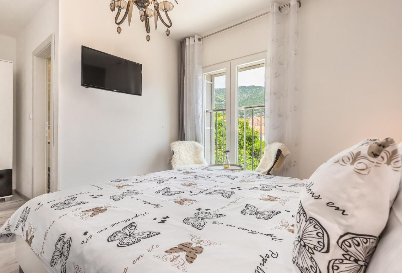 Bol Summer Residence Bagian luar foto